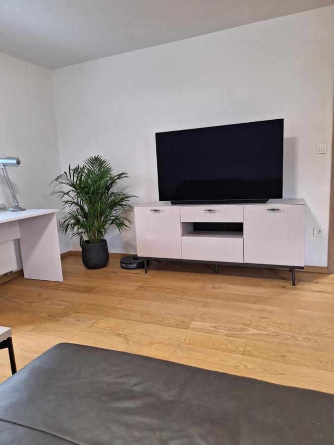 לובליאנה Guesthouse Flower מראה חיצוני תמונה