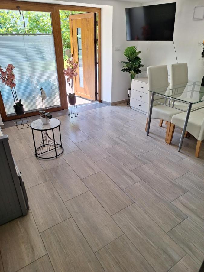 לובליאנה Guesthouse Flower מראה חיצוני תמונה